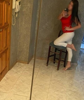 Живу в Москве и готова подарить тебе море наслаждения! 💋💦
Мои услуги - это настоящее искусство удовлетворения. Я знаю, как доставить тебе незабываемое наслаждение и расслабление. Мой опыт позволяет мне быть экспертом в таких областях, как эротический массаж, ролевые игры и фантазии, сексуальные аксессуары и многое другое... 👠💄
Я обожаю ухаживать за мужчинами и доставлять им яркие ощущения. Моя кожа нежная и шелковистая, а тело горячее, чем самый пылкий поцелуй. Вместе мы сможем погрузиться в мир страсти и наслаждения, где все наши фантазии станут яркой реальностью. 💫💥
Мои довольные клиенты говорят о моей незабываемой красоте и особенном обаянии. Что бы ты ни желал, я готова сделать для тебя, чтобы ты почувствовал себя настоящим королем. Посмотри мои фото, и ты поймешь, что тебе необходимо незамедлительно со мной встретиться. 💦📸
Не теряй время на поиски других, ведь я - твоя идеальная возможность для полного релаксации и удовлетворения. Доверься мне и открой новые грани наслаждения и удовольствия. Жду тебя в Москве, чтобы воплотить в жизнь все твои самые смелые фантазии. 💫💗 1497, 27 лет