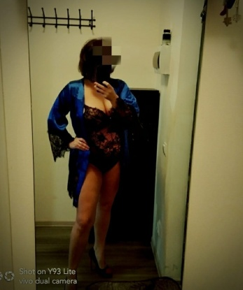 🌟🔥
Живу в самом сердце Москвы, где создаю атмосферу истинного удовольствия и отрыва от реальности. Вместе мы погрузимся в мир страсти, нежности и наслаждения. В моих руках твои фантазии станут яркой реальностью.
Мои услуги включают все, что ты можешь только представить: классический массаж, эротический массаж, стриптиз, ролевые игры, BDSM и многое другое. Я всегда открыта для экспериментов и новых приключений, не стесняйся делиться своими фантазиями со мной. 😘💋
Мои клиенты говорят, что я - настоящая профессионалка, которая знает, как доставить настоящее удовольствие. Мои фото настоящие, и я уверена, что ты будешь приятно удивлен, увидев меня лично.
Так что, если ты ищешь незабываемую встречу с искусной и притягательной индивидуалкой, ты нашел меня. Свяжись со мной сейчас, и мы сможем воплотить все твои самые сокровенные желания. 🌹💫 12252, 36 лет