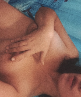 Я осталась в этом городе, чтобы доставить тебе незабываемые моменты наших встреч. У меня богатый опыт и я готова удовлетворить все твои желания. Мои услуги включают все, что ты только пожелаешь – от эротического массажа до страстного секса. Фото в моем профиле подтверждают мою красоту и сексуальность. У меня также есть много положительных отзывов, которые говорят о моем профессионализме и умении удовлетворять мужчин. Доверься мне и я сделаю твои фантазии реальностью. Жду тебя, чтобы подарить тебе незабываемые моменты страсти и наслаждения. 12940, 22 года